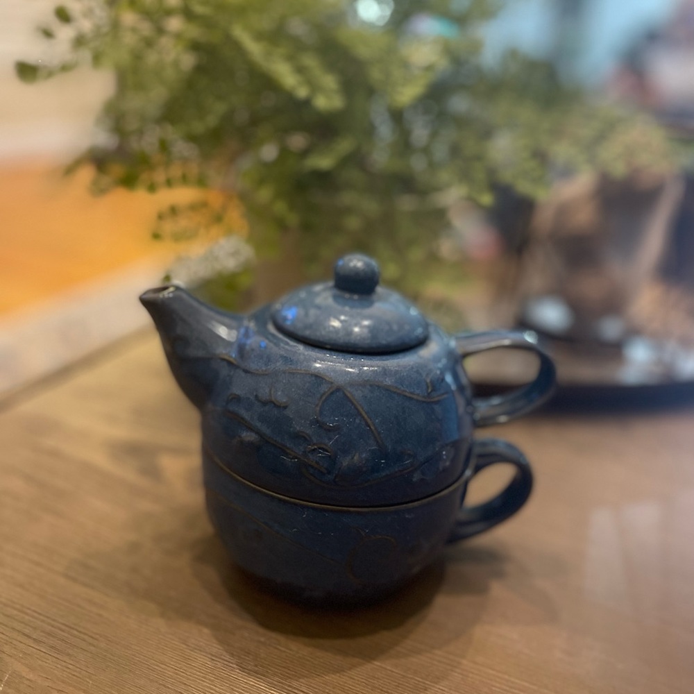Tea for one stoneware